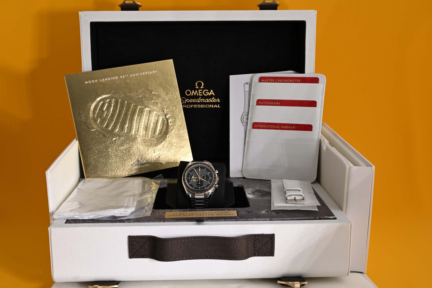 Omega Speedmaster Moonwatch Professional - Apollo 11 50th Anniversary Limited - Full Set