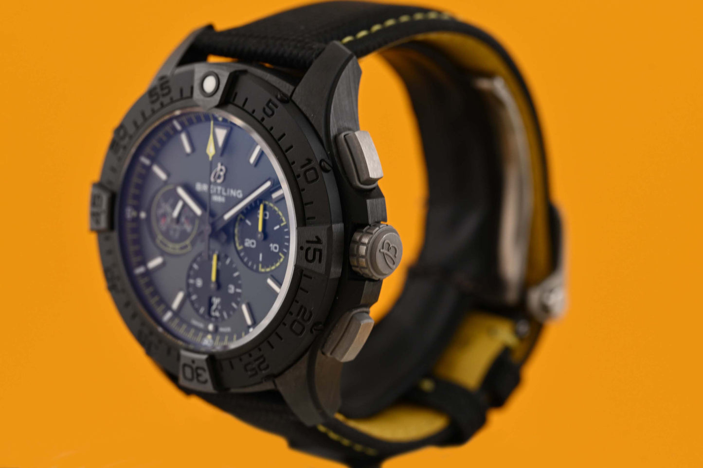 Breitling Avenger B01 Chronograph 44 Night Mission Bloodhounds - Full Set