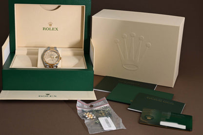 Rolex Oyster Perpetual Datejust 126233 - Full Set - Palm Dial