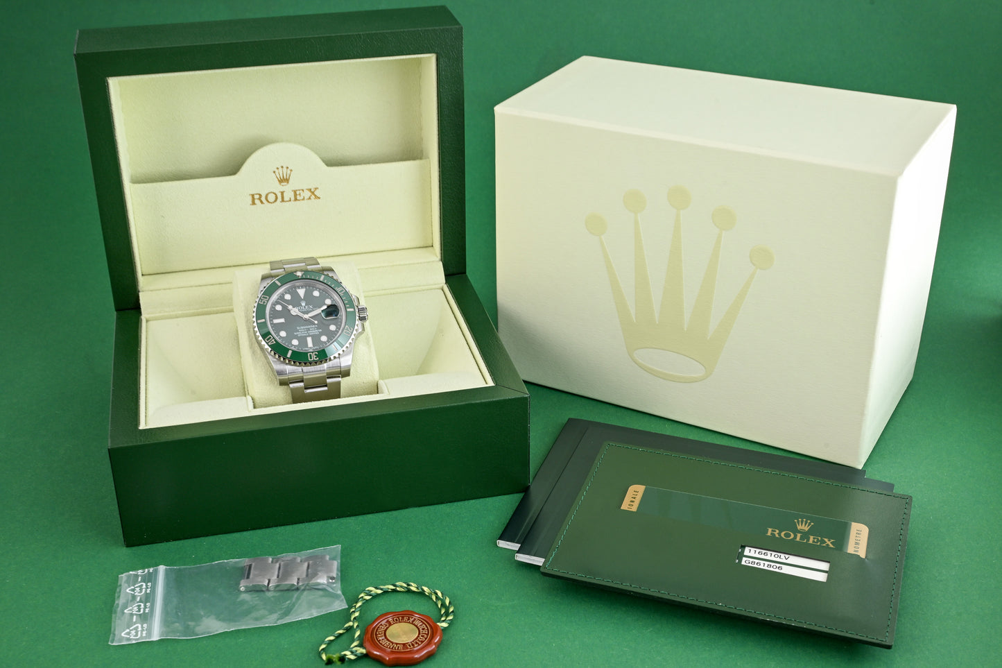 Rolex Submariner 116610LV - Full Set - Hulk