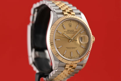 Rolex Oyster Perpetual Datejust 126233 - Full Set - Gold Dial - Like NEW