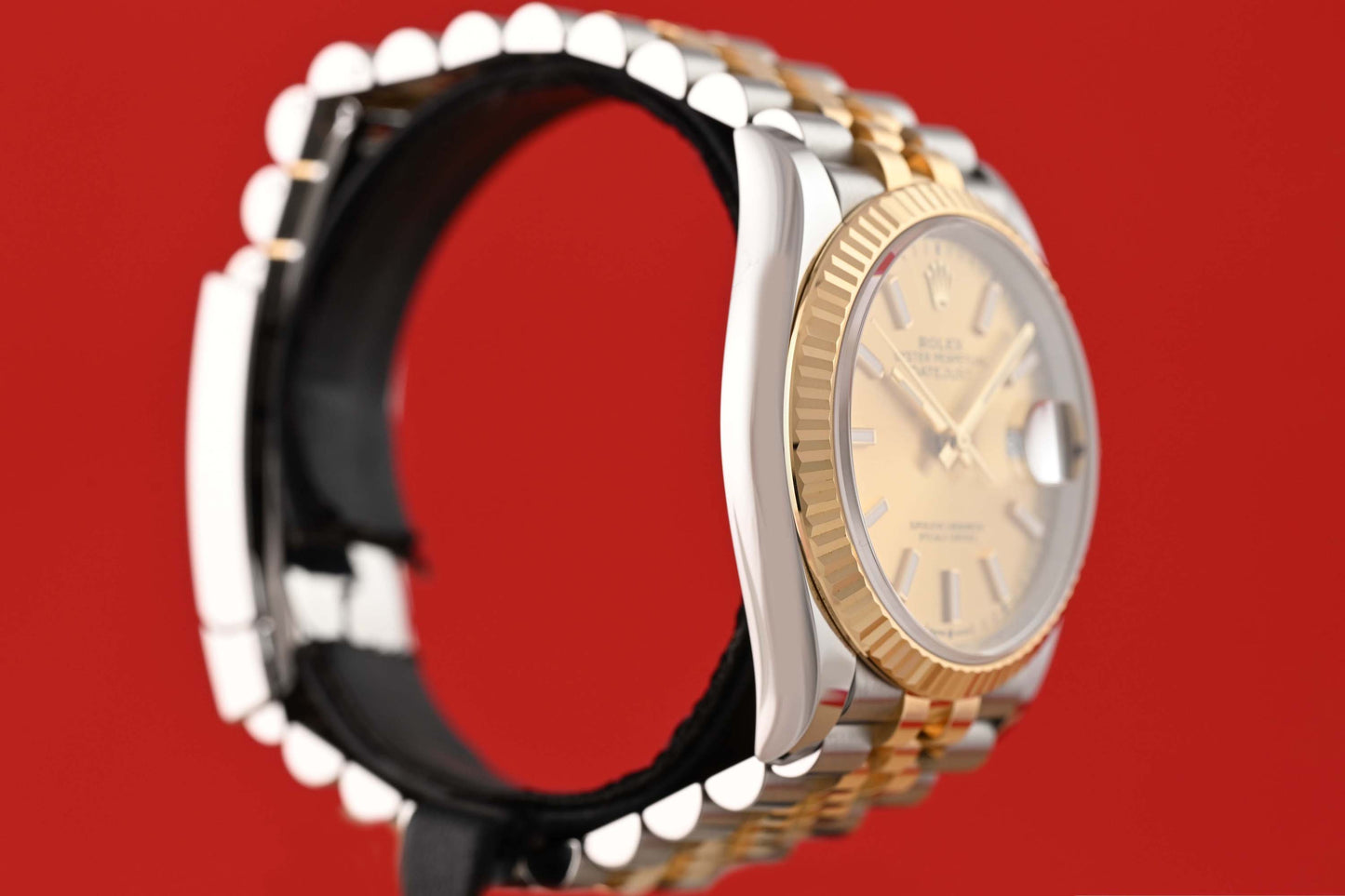 Rolex Oyster Perpetual Datejust 126233 - Full Set - Gold Dial - Like NEW