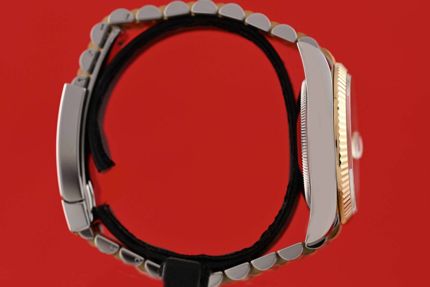 Rolex Oyster Perpetual Datejust 126233 - Full Set - Gold Dial - Like NEW