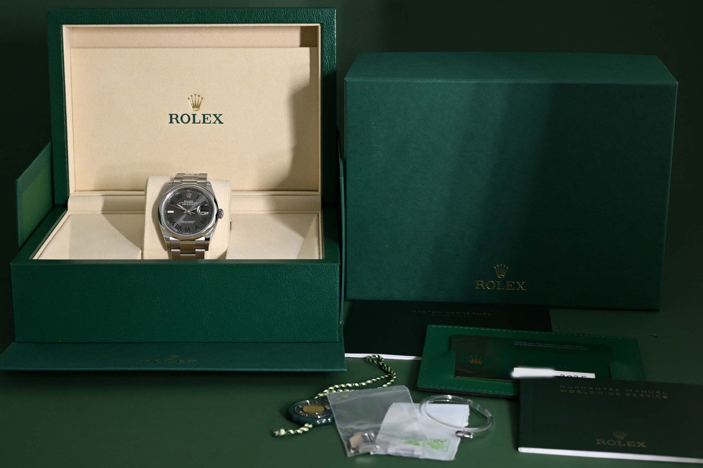 Rolex Oyster Perpetual Datejust 36 126200 - Wimbledon - Full Set