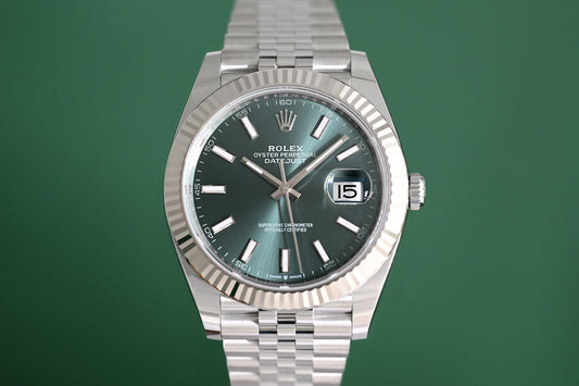 Rolex Datejust 41 - 126334 - Green Dial - Full Set - NEW