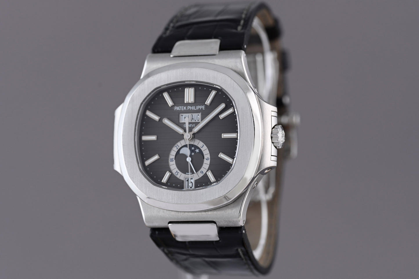 Patek Philippe Nautilus Annual Calendar 5726A - Full Set - Grey Dial