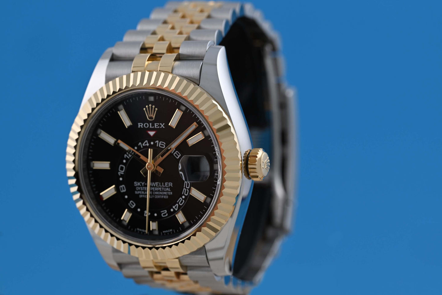 Rolex Sky-Dweller 326933 - Full Set - Black Dial