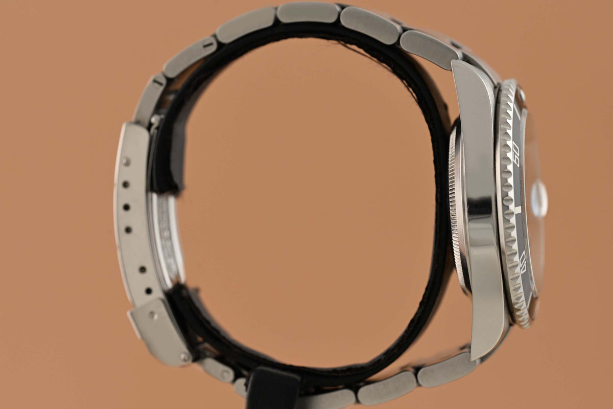 Rolex Submariner 16610 - Full Set - LC100