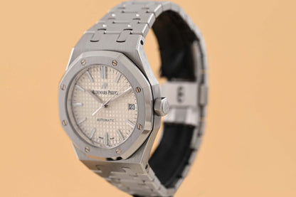 Audemars Piguet Royal Oak - 15450ST - White Dial - Full Set