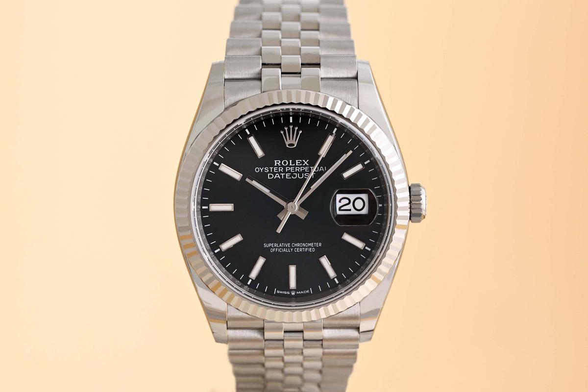 Rolex Datejust 36 - 126234 - Black Dial - Full Set