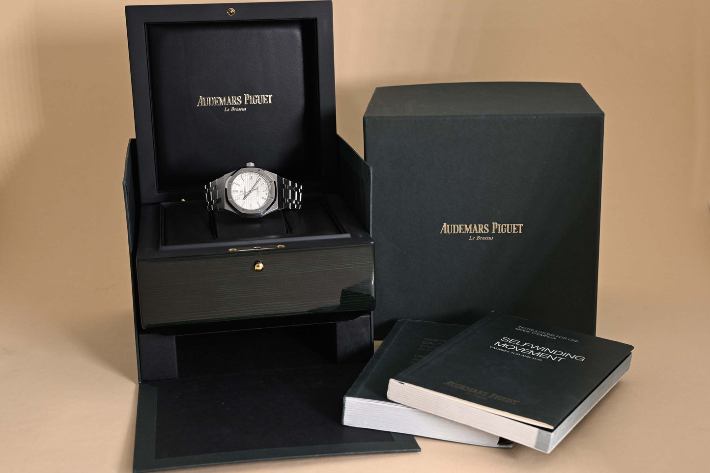 Audemars Piguet Royal Oak - 15450ST - White Dial - Full Set