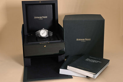 Audemars Piguet Royal Oak - 15450ST - White Dial - Full Set