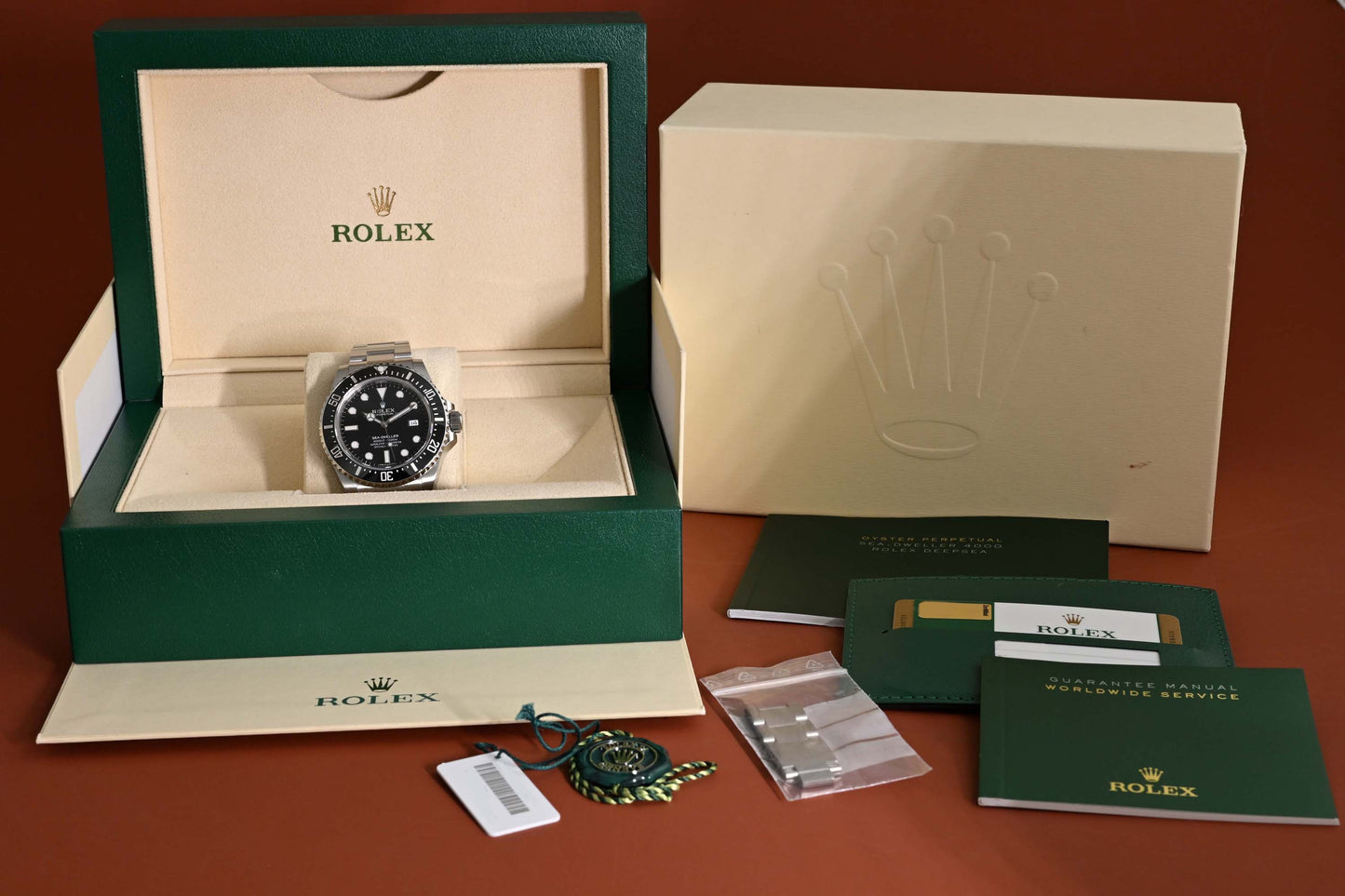 Rolex Sea Dweller 116600 - Full Set - Like New - LC100