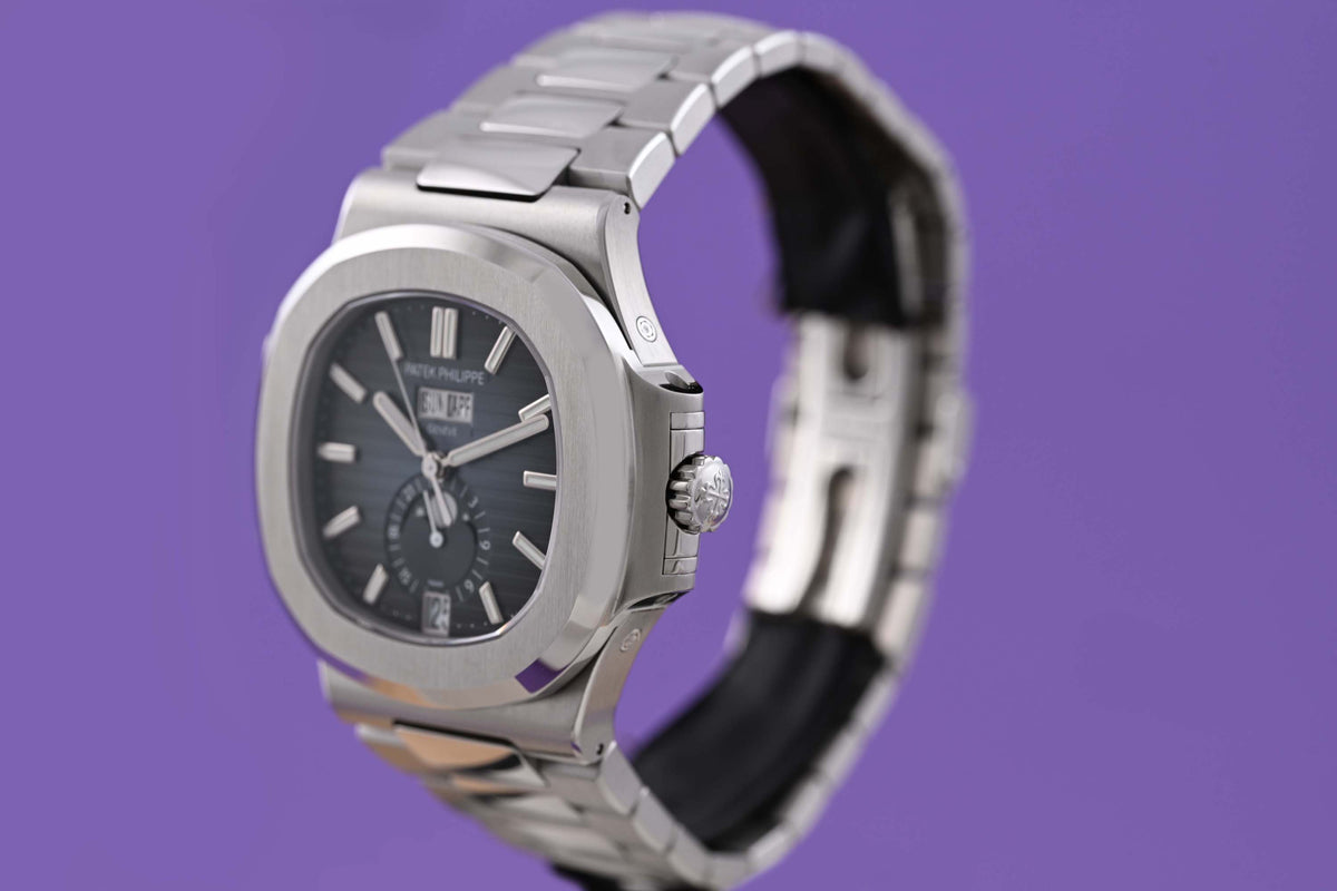 Patek Philippe Nautilus 5726/1A - Full Set - Blue Dial - NEW