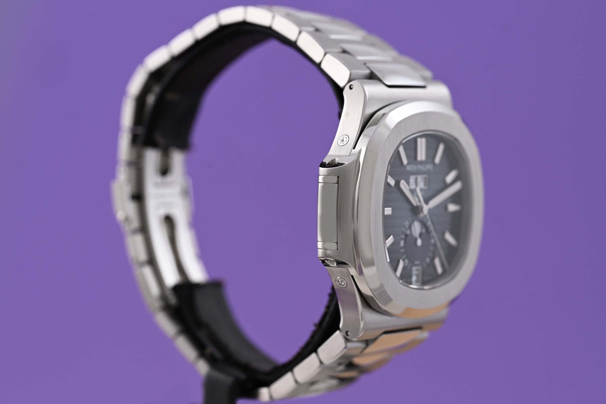 Patek Philippe Nautilus 5726/1A - Full Set - Blue Dial - NEW