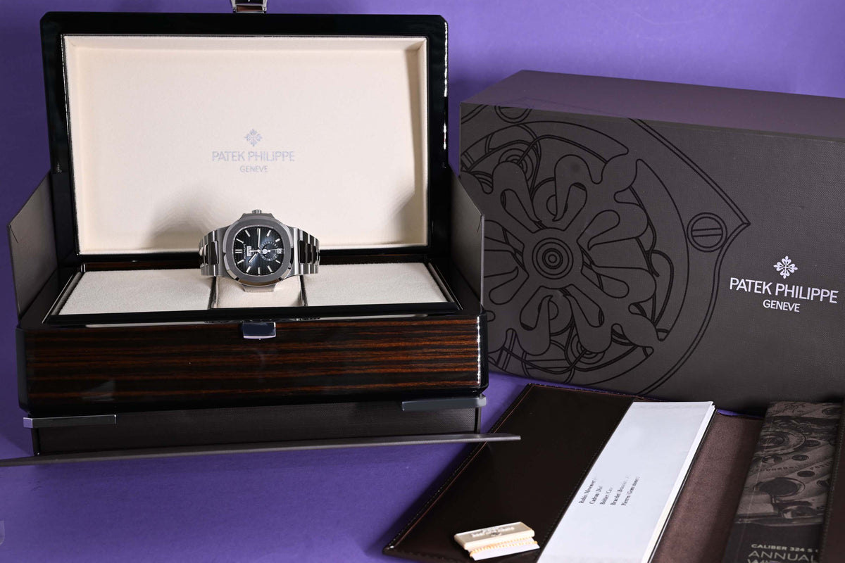 Patek Philippe Nautilus 5726/1A - Full Set - Blue Dial - NEW