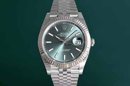 Rolex Datejust 41 - 126334 - Green Dial - Full Set - NEW