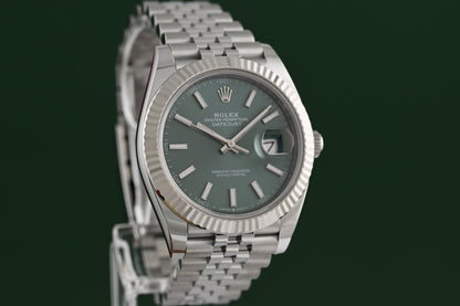 Rolex Datejust 41 - 126334 - Green Dial - Full Set - NEW