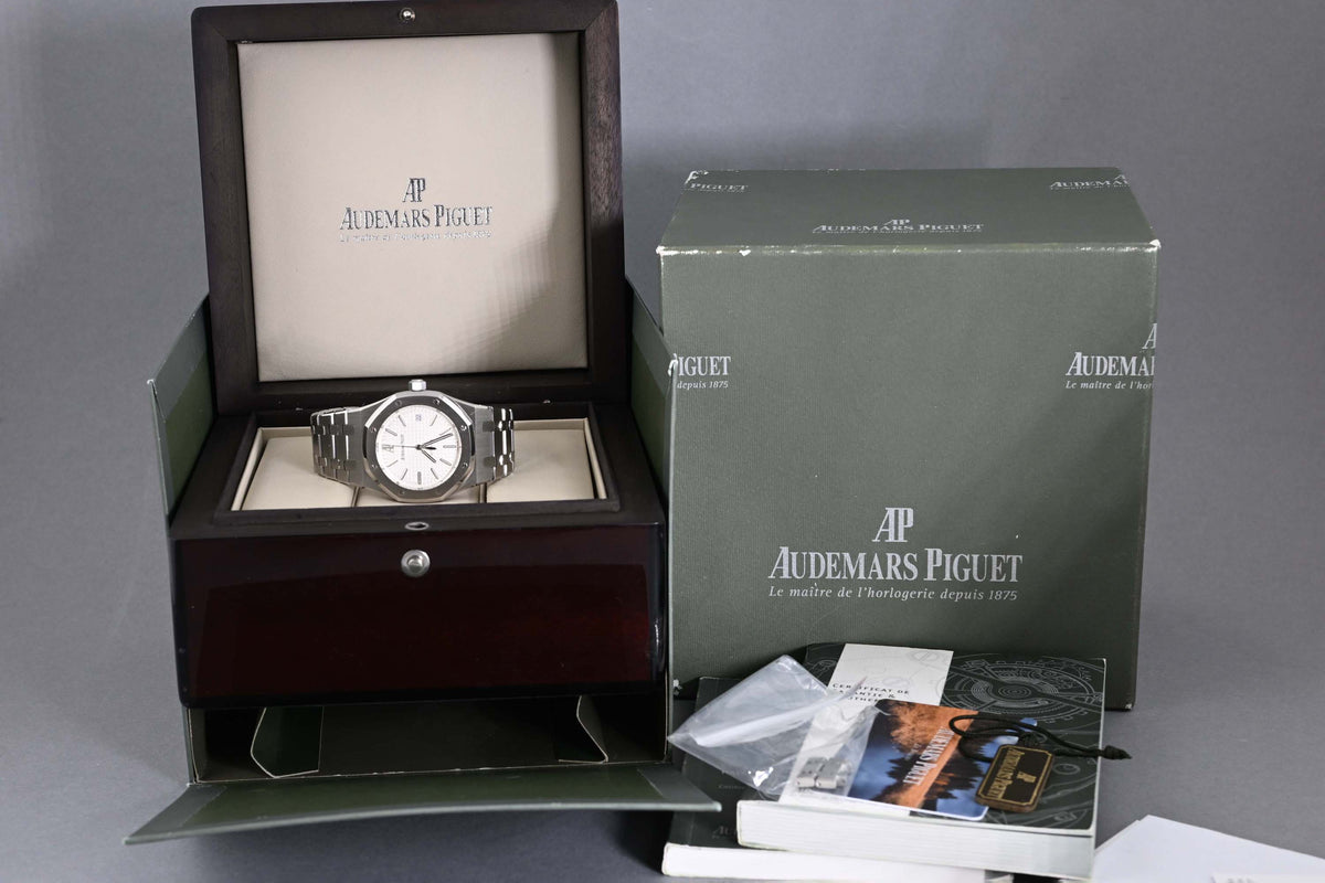 Audemars Piguet Royal Oak - 15300ST - White Dial - Full Set