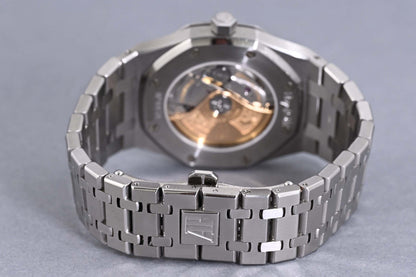 Audemars Piguet Royal Oak - 15300ST - White Dial - Full Set