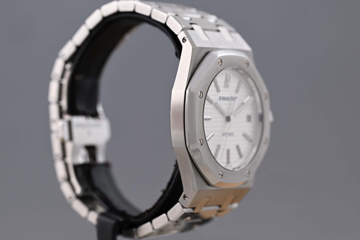 Audemars Piguet Royal Oak - 15300ST - White Dial - Full Set